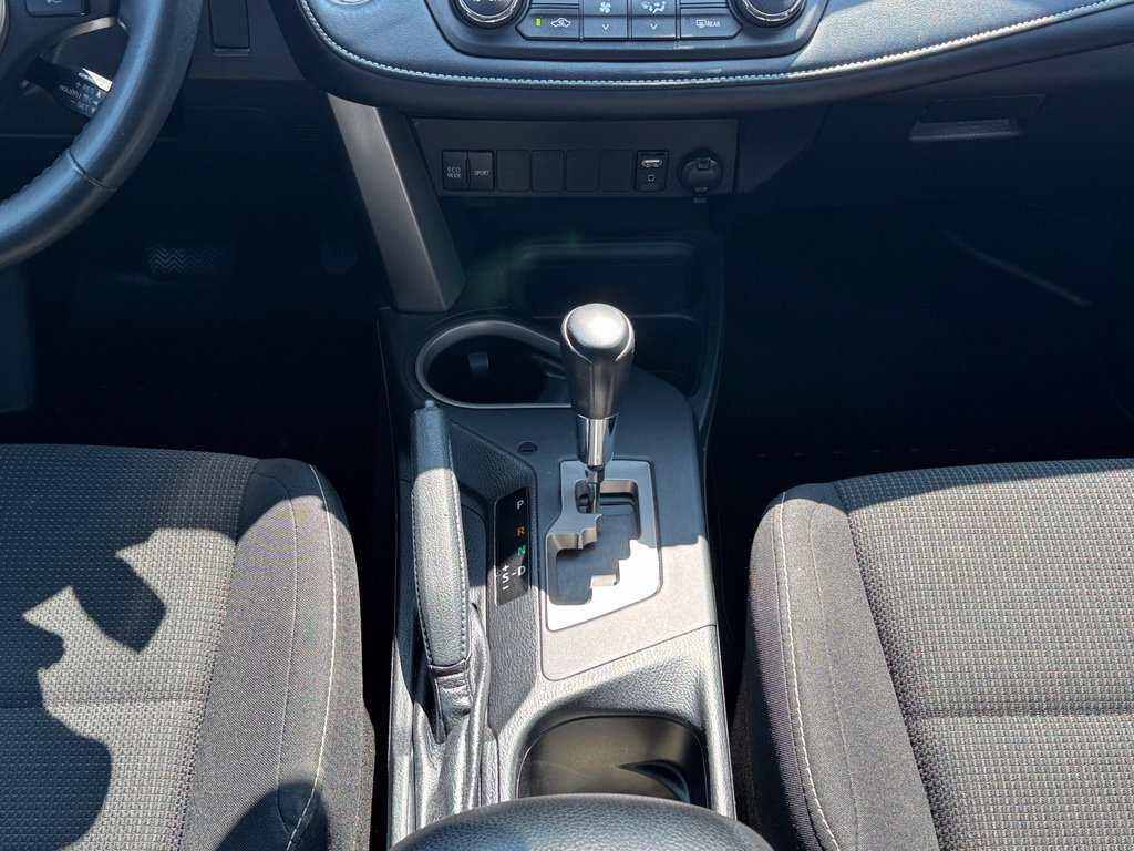 Used 2018 Toyota RAV4 XLE w/ Plus Extra Value Package AWD/4WD image 16