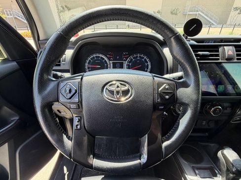 Used 2018 Toyota 4Runner TRD Off-Road Premium AWD/4WD image 13