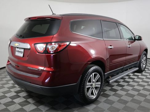 Used 2015 Chevrolet Traverse LT FWD image 2