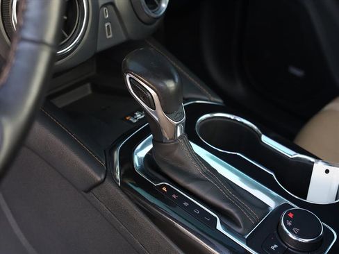 Used 2019 Chevrolet Blazer Premier w/ Sun and Wheels Package image 9