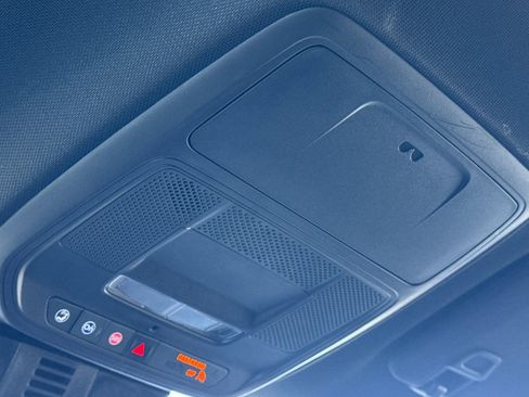 Used 2025 Chevrolet Traverse Z71 image 26