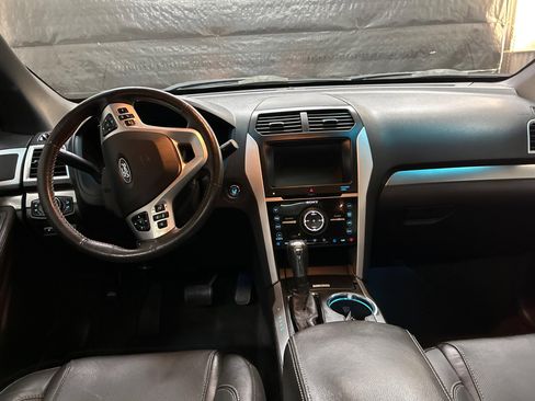 Used 2015 Ford Explorer Sport w/ Equipment Group 401A AWD/4WD image 11