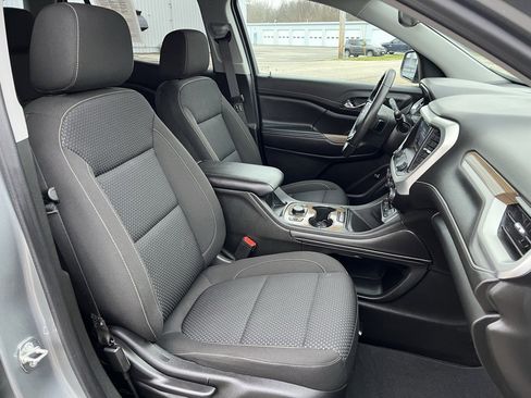 Used 2023 GMC Acadia SLE w/ Driver Convenience Package image 9