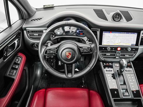 Certified 2026 Porsche Macan S AWD/4WD image 16