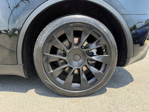 Used 2023 Tesla Model Y Long Range AWD/4WD image 8