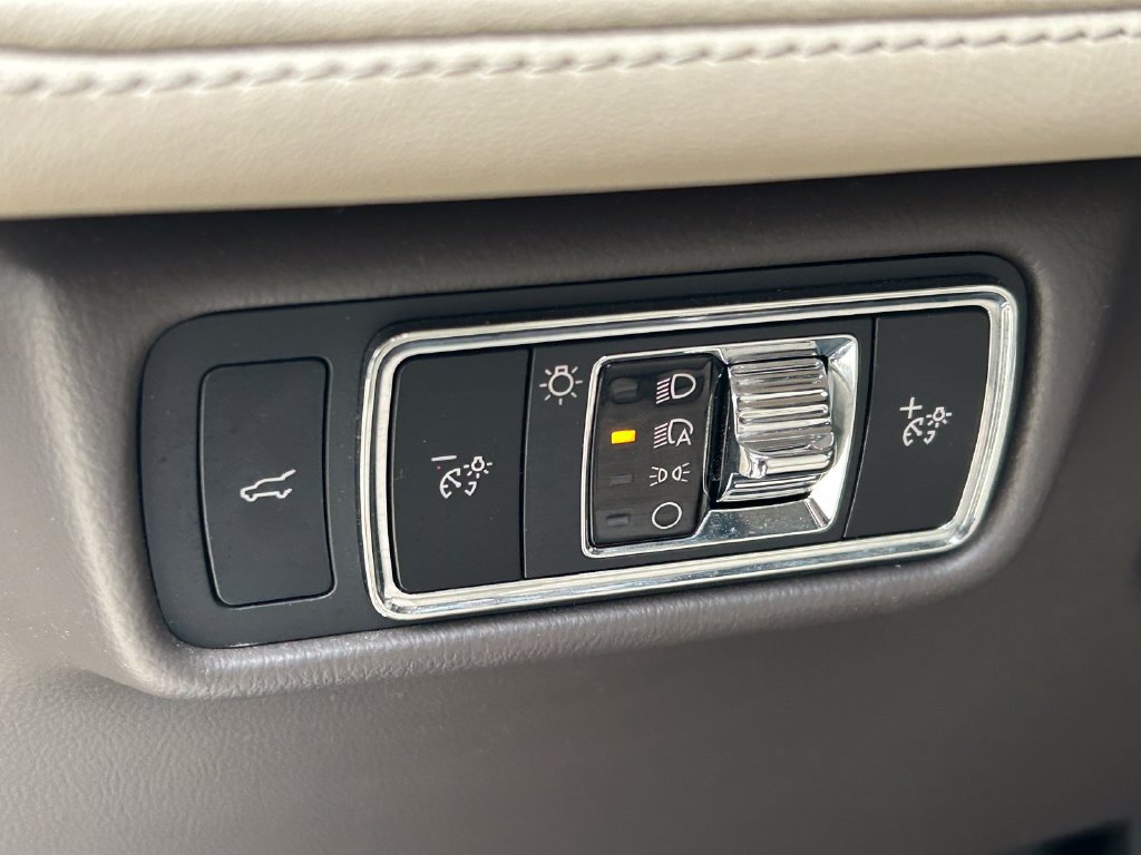 Used 2023 Lincoln Aviator AWD w/ Class IV Trailer Tow Package image 28