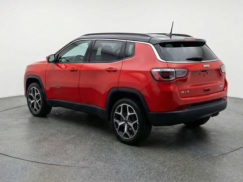 Used 2025 Jeep Compass Limited image 6