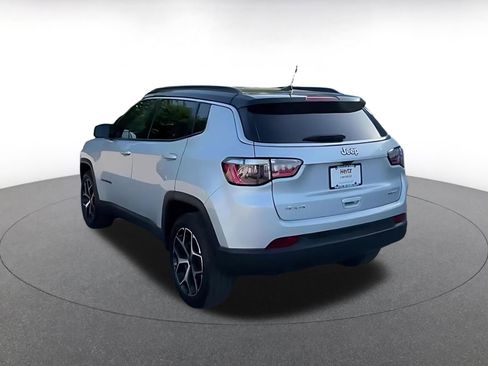 Used 2025 Jeep Compass Limited AWD/4WD image 11