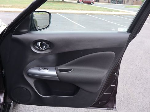 Used 2015 Nissan Juke SV AWD/4WD image 26