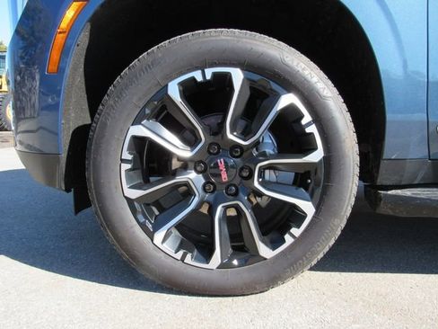 Used 2025 GMC Yukon XL Elevation w/ Elevation Premium Package image 9