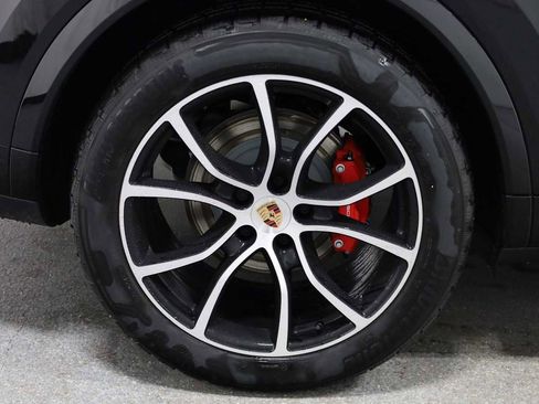 New 2026 Porsche Cayenne S AWD/4WD image 38