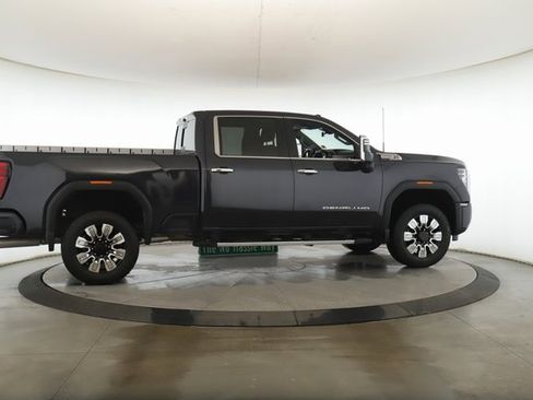 Used 2025 GMC Sierra 2500 Denali w/ Denali Reserve Package image 6