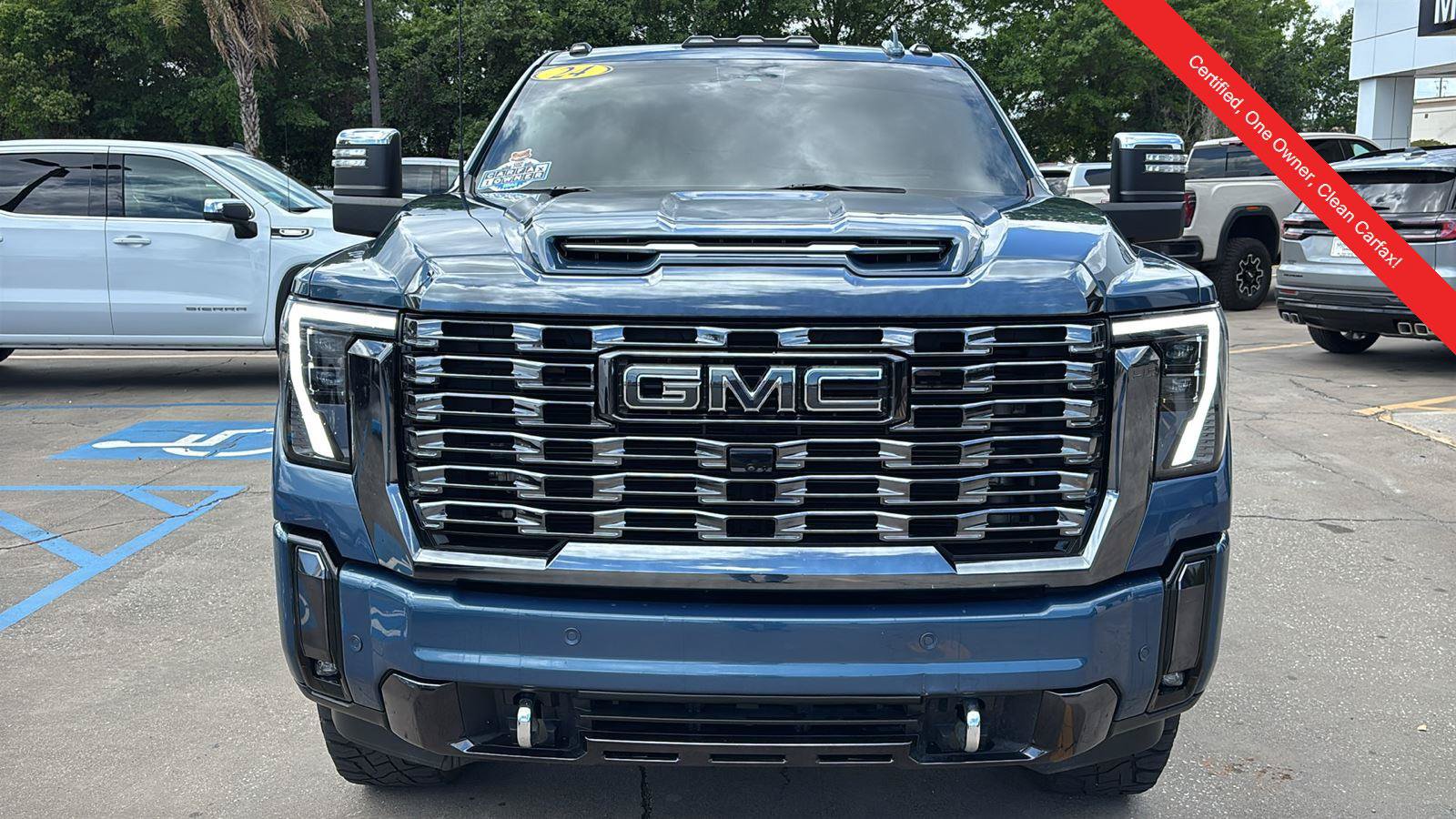 Certified 2024 GMC Sierra 2500 Denali Ultimate AWD/4WD image 2