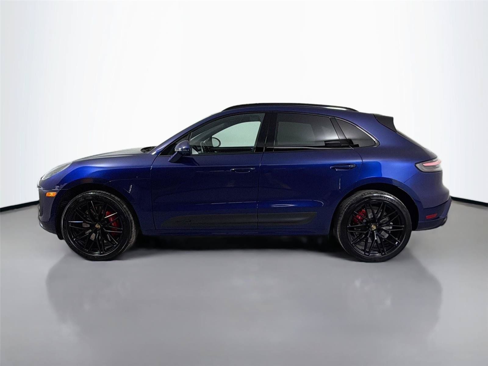 Certified 2023 Porsche Macan GTS w/ Premium Package Plus AWD/4WD image 2