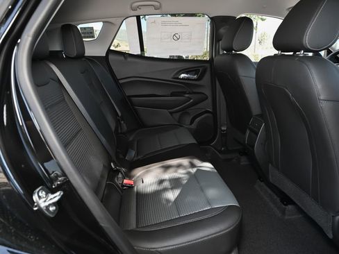 New 2026 Chevrolet Trax LT w/ LPO, Blackout Package FWD image 32