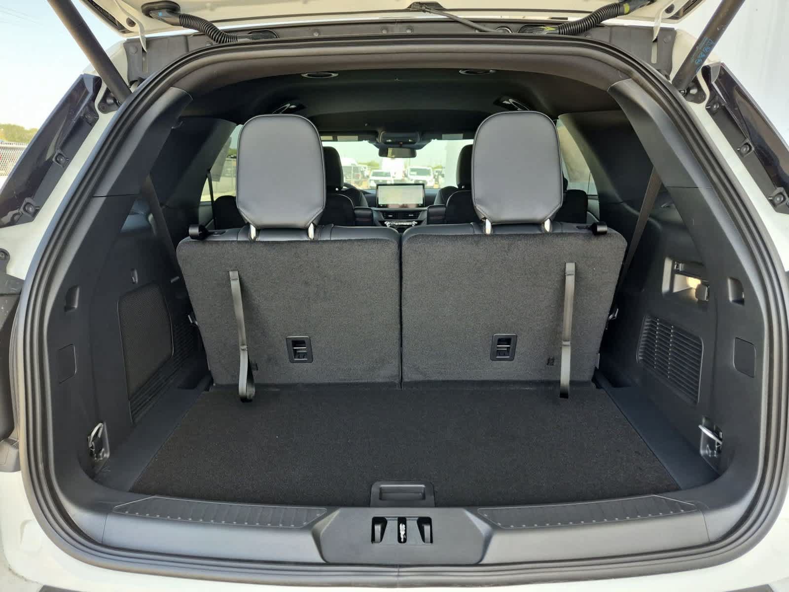 New 2027 Ford Explorer ST-Line w/ Premium Package RWD image 25