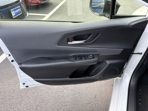 Used 2024 Toyota Prius XLE FWD image 19