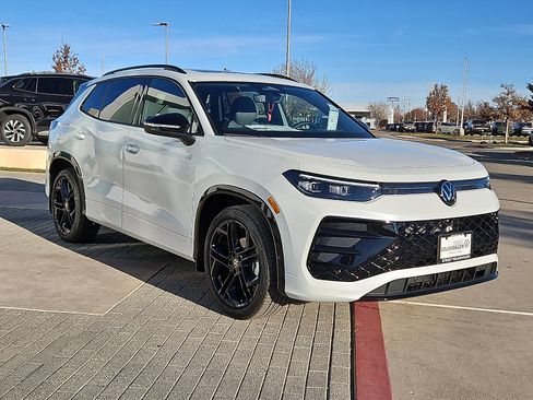 New 2026 Volkswagen Tiguan SE R-Line image 5