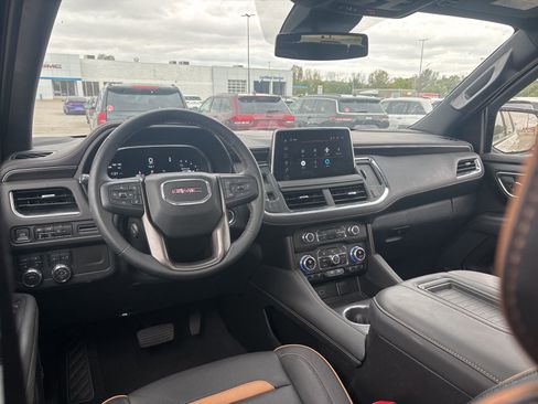 Used 2023 GMC Yukon AT4 image 11