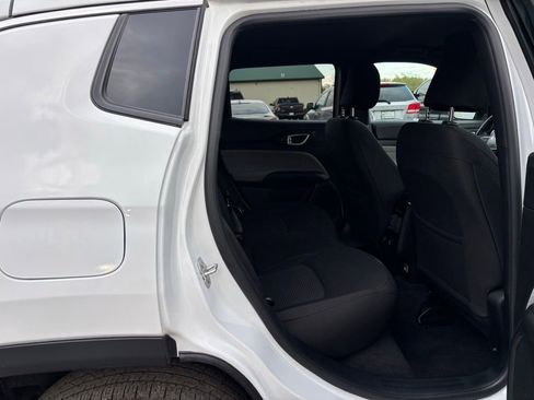 Used 2024 Jeep Compass Sport AWD/4WD image 12