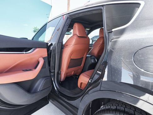 Used 2022 Maserati Levante Modena image 16