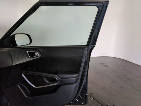 Used 2023 Kia Soul LX w/ Option Group 015 image 34