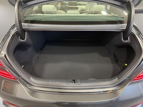 Used 2025 Genesis G70 2.5T image 34