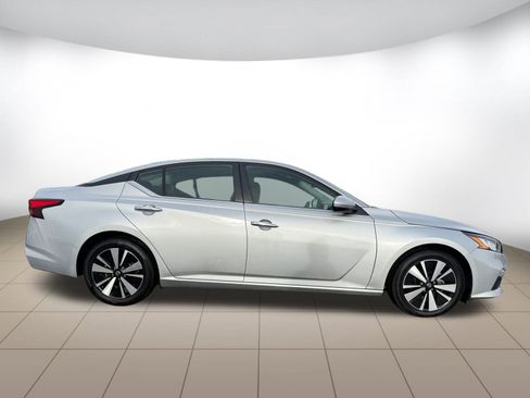 Used 2022 Nissan Altima 2.5 SV image 8