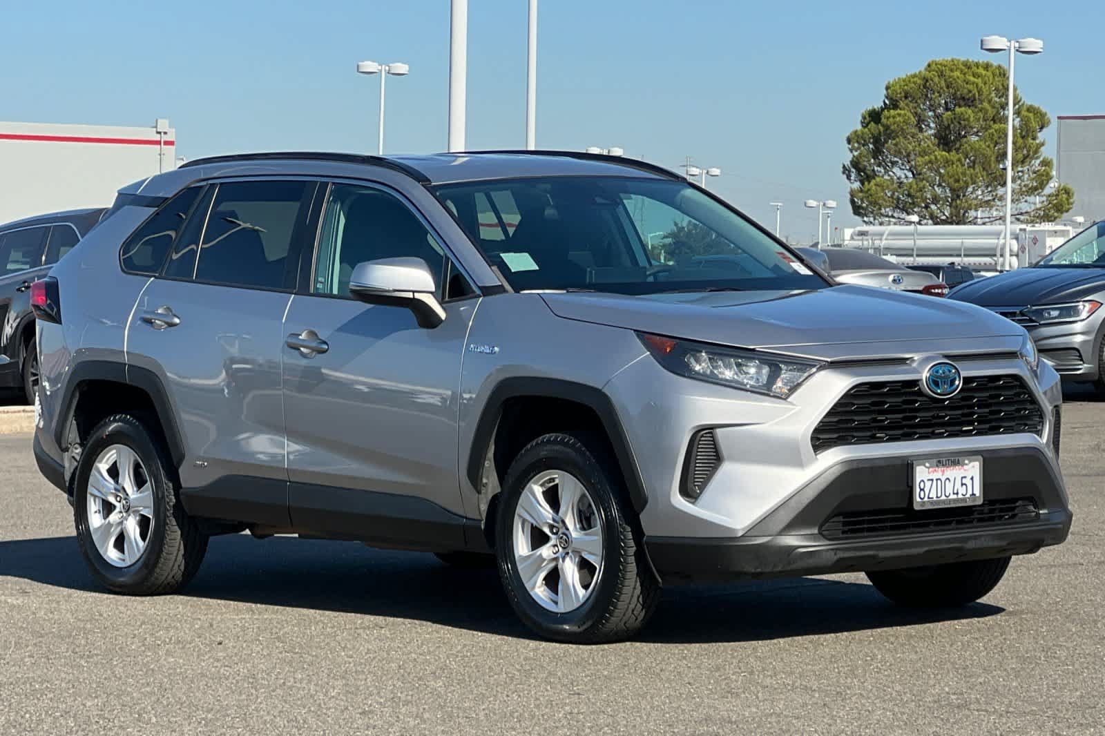 Used 2021 Toyota RAV4 LE AWD/4WD image 5