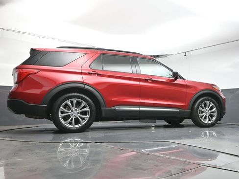 Used 2021 Ford Explorer XLT w/ Equipment Group 202A image 40