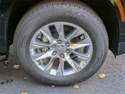 New 2026 Chevrolet Suburban Premier image 38