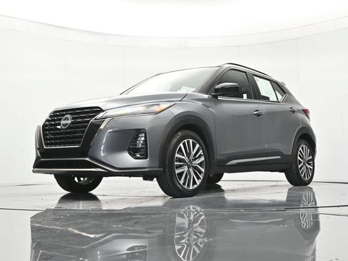Certified 2024 Nissan Kicks SR FWD image 36