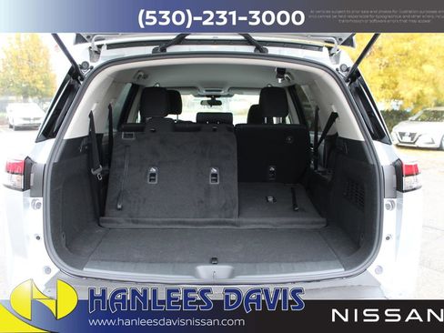 New 2025 Nissan Pathfinder S image 11