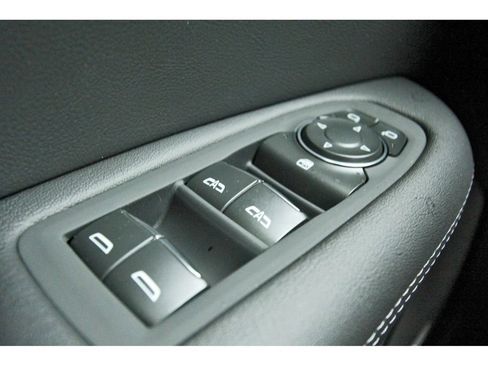 New 2025 Cadillac XT5 Luxury image 14