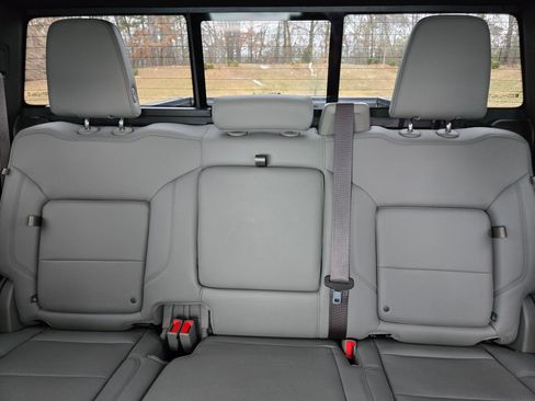 Used 2022 Chevrolet Silverado 1500 LTZ w/ Technology Package image 32