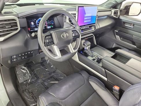 Used 2025 Toyota Sequoia Platinum AWD/4WD image 19