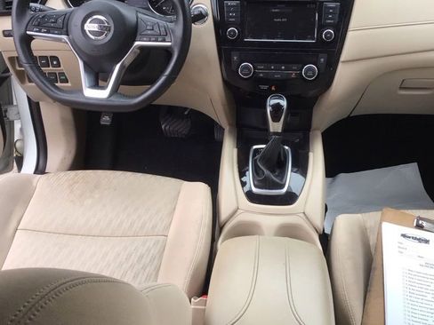 Used 2019 Nissan Rogue SV AWD/4WD image 6