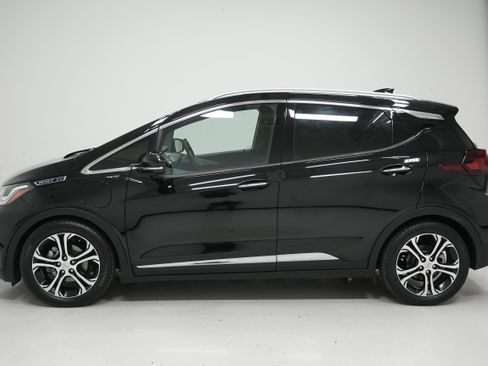 Used 2019 Chevrolet Bolt Premier w/ Infotainment Package image 7