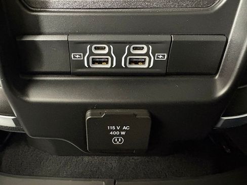 Used 2025 RAM 1500 Big Horn AWD/4WD image 39