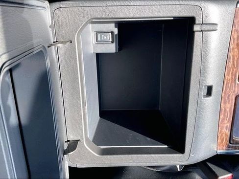 Used 2019 Nissan Armada SL w/ Premium Package image 38