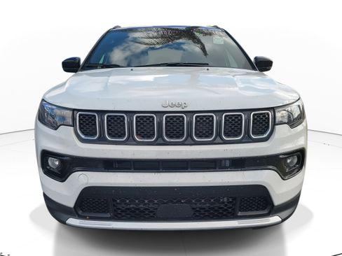 Used 2024 Jeep Compass Limited image 2