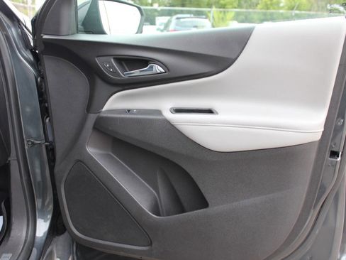 Used 2018 Chevrolet Equinox Premier image 18