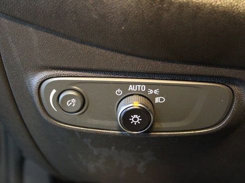 Used 2022 Chevrolet Equinox RS image 21