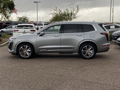 Used 2025 Cadillac XT6 Premium Luxury image 6