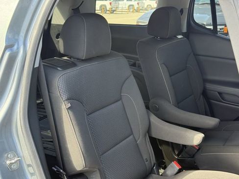 Used 2023 GMC Acadia SLE w/ Driver Convenience Package image 31