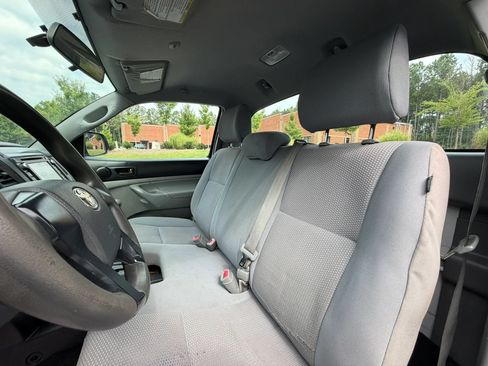Used 2014 Toyota Tacoma 2WD Regular Cab image 13