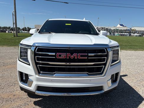 Used 2024 GMC Yukon SLT RWD image 2