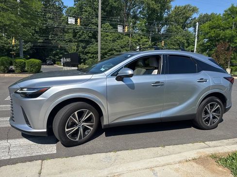 Used 2023 Lexus RX 350 Premium w/ Accessory Package AWD/4WD image 4