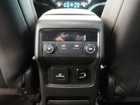 Used 2017 GMC Acadia SLT image 29