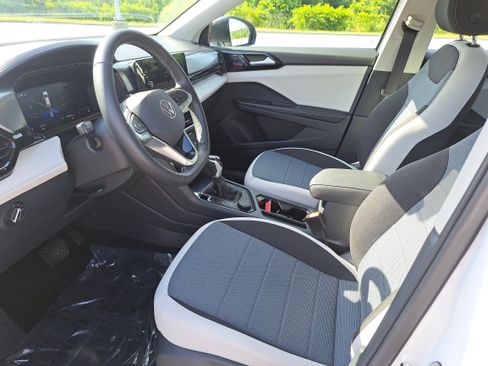 Certified 2025 Volkswagen Taos S AWD/4WD image 16